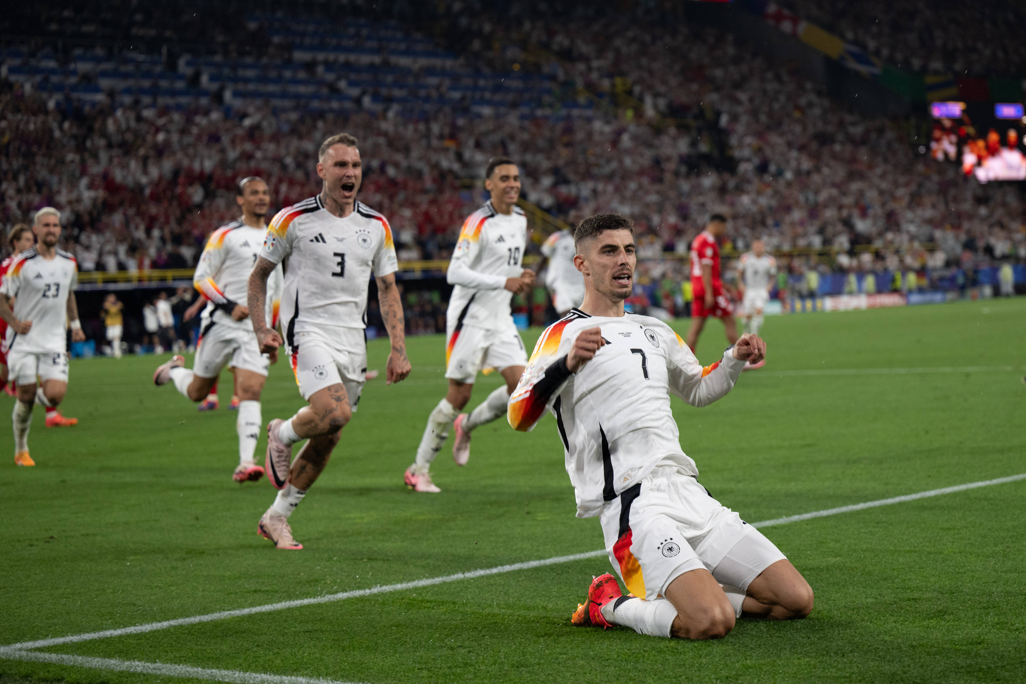 黑白体育-莱万多夫斯基焦点对战，Ning与40激战中国队分钟，刷新纪录胜负难料！的简单介绍