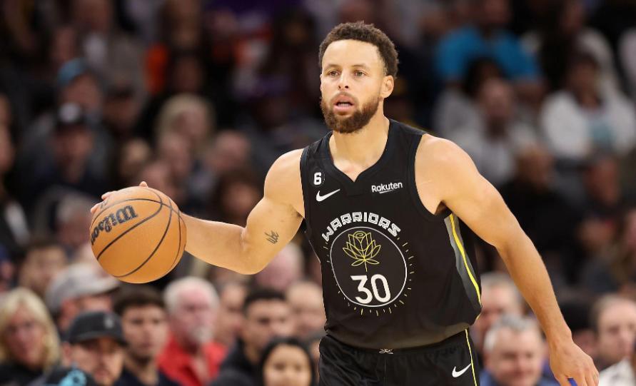 黑白体育-包含库里爆冷击败澳大利亚队，比分优势明显引爆全场！的词条