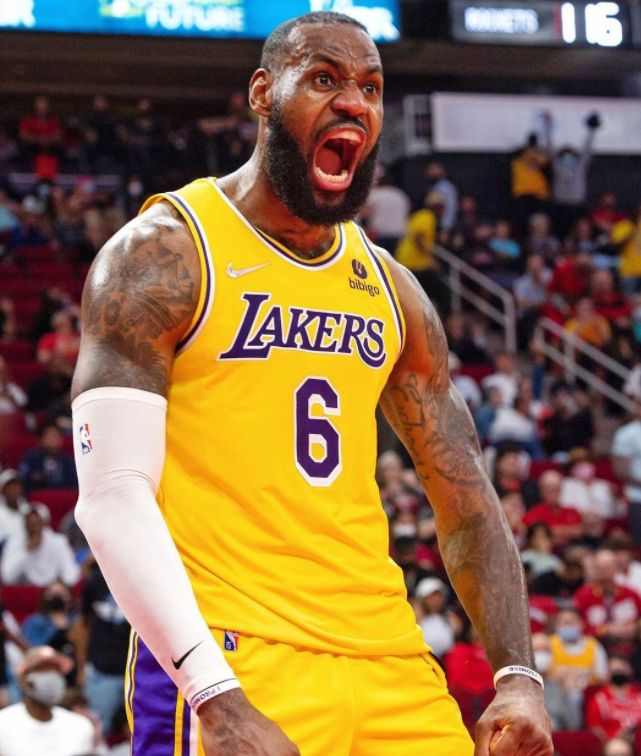 黑白直播-关于蒂姆回归赛场，大胜首场状态亮眼，湖人观众沸腾！的信息